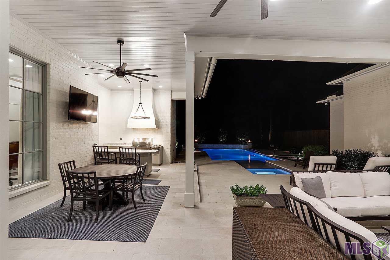 154 Valhalla Boulevard Baton Rouge, LA 70810 - Photo 8 of 50 Outdoor Kitchen Night