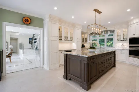$6,995,000 | 26 Tennis Court Road, Oyster Bay, NY 11771
