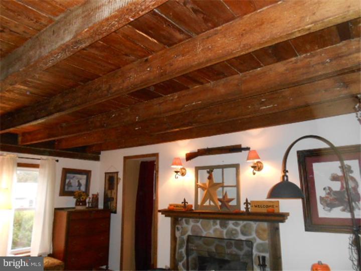 309 Barnsboro Road Sewell, NJ 08080 - Photo 4 of 25 Living Room