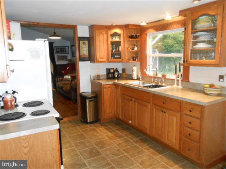309 Barnsboro Road Sewell, NJ 08080 - Photo 6 of 25 Kitchen