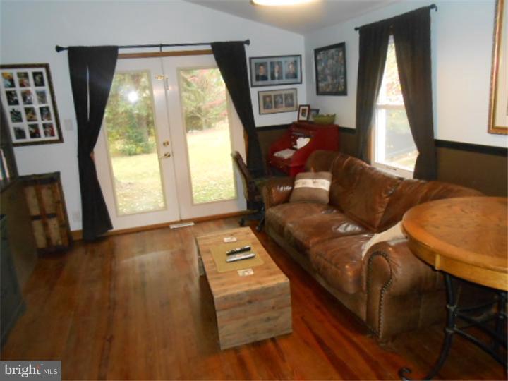 309 Barnsboro Road Sewell, NJ 08080 - Photo 9 of 25 Family Room
