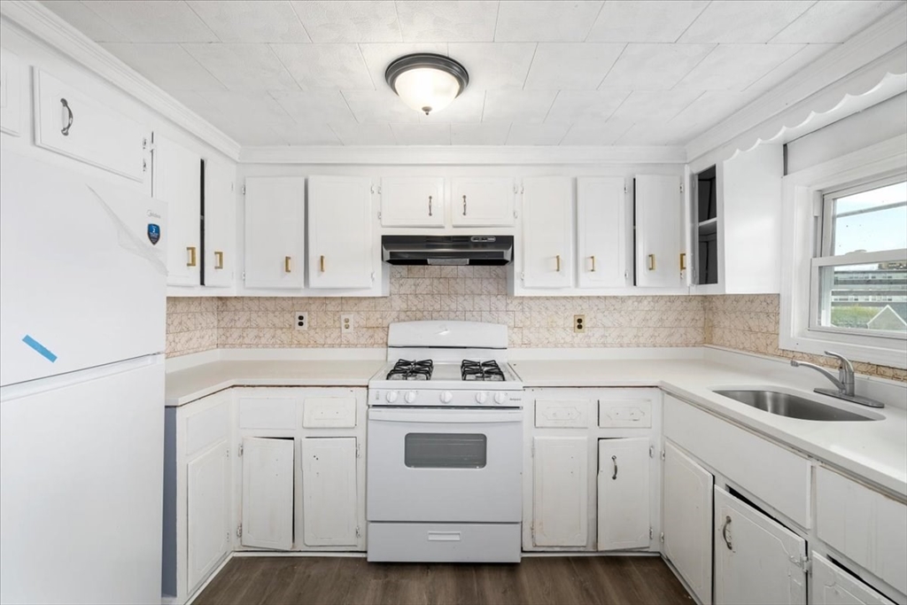 516-520 Third Street Fall River, MA 02721 - Photo 25 of 32