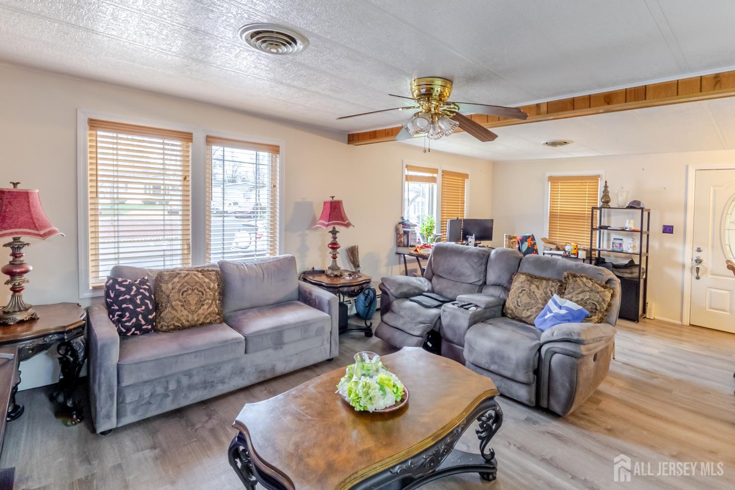 32 Whitman Road North Brunswick, NJ 08902 - Photo 5 of 16