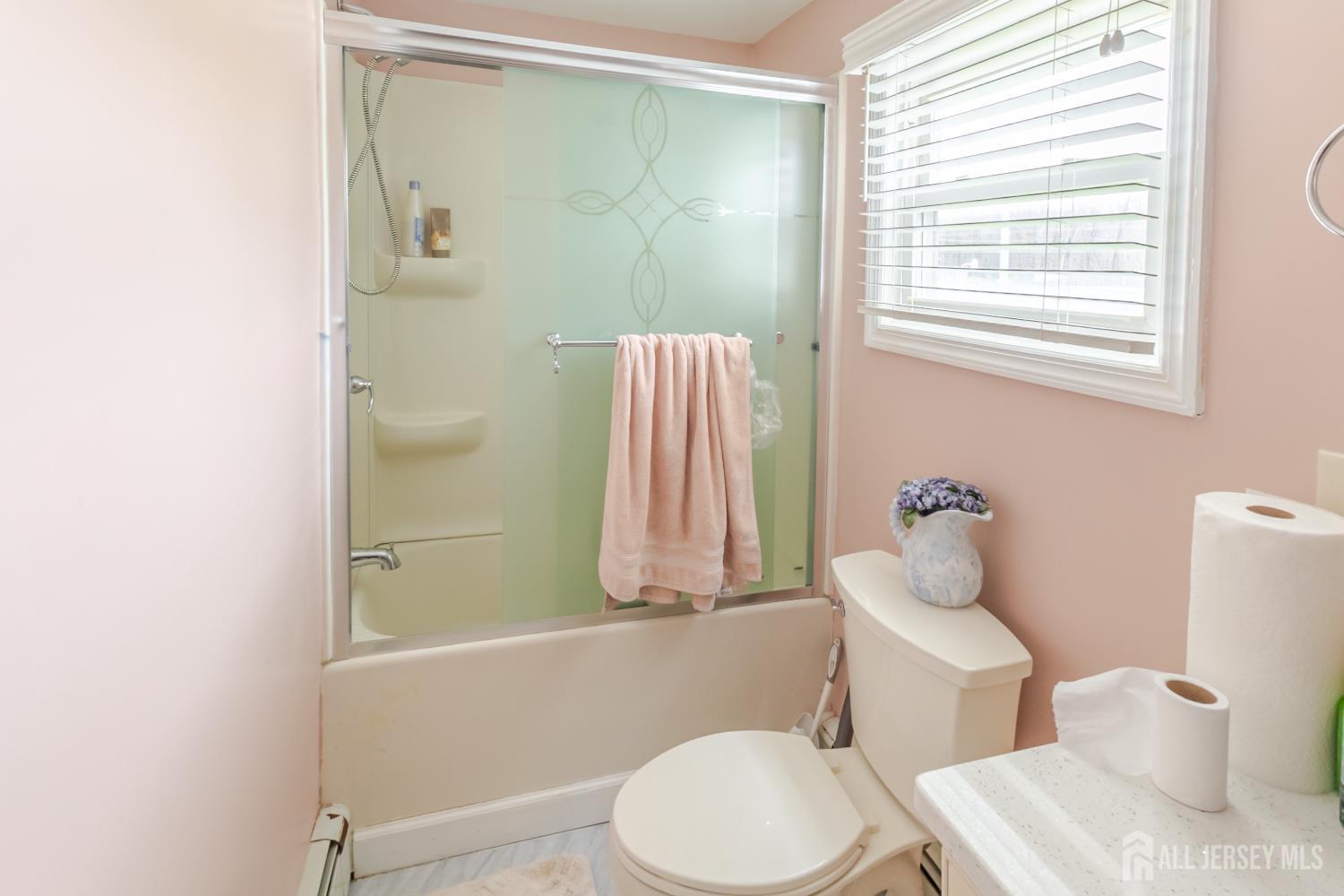 32 Whitman Road North Brunswick, NJ 08902 - Photo 10 of 16