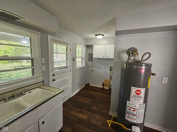 $1,495 | 2107 West Coil Street, Indianapolis, IN 46260