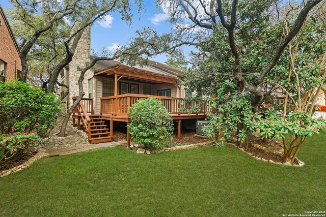 a view of room with garage and furniture