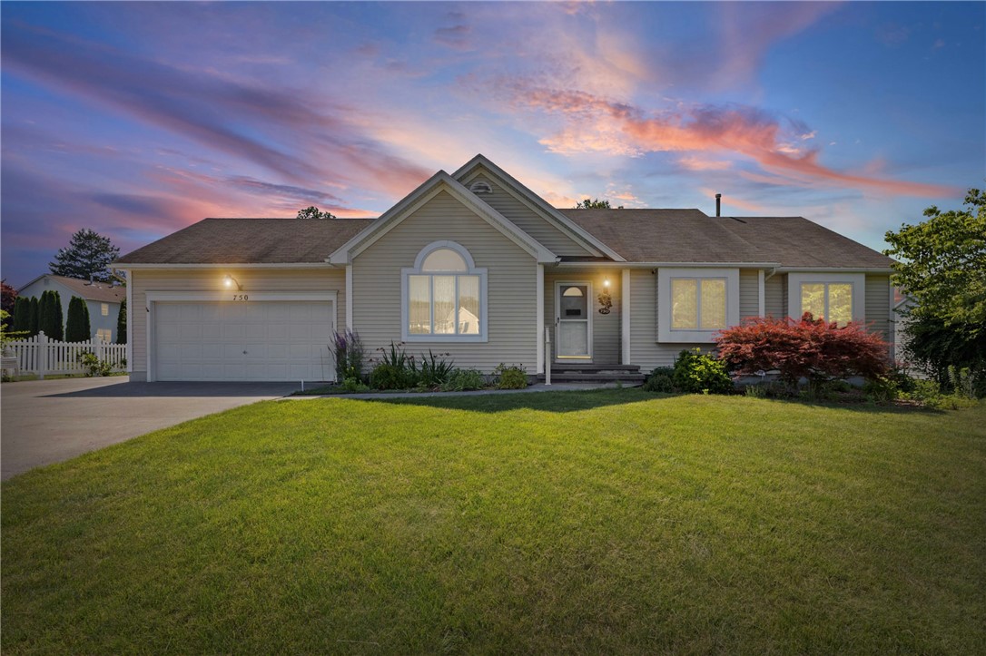 750 Close Circle Webster, NY 14580 - Photo 1 of 50