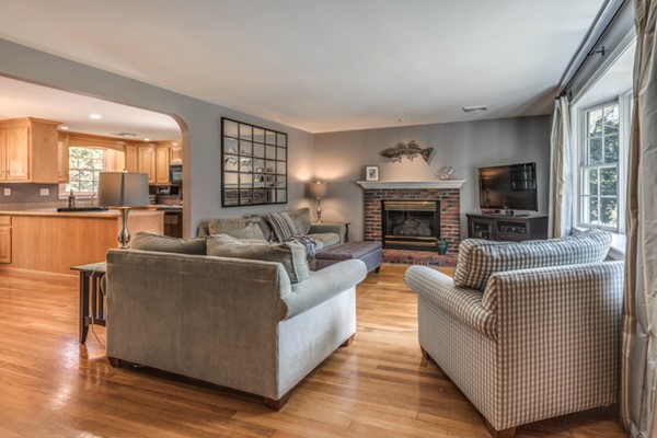 22 Country Club Road North Reading, MA 01864 - Photo 6 of 30 Gallery Image 6