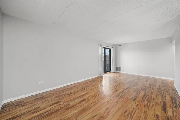 $160,000 | 1500 Rock Run Drive, Unit 2D, Crest Hill, IL 60403