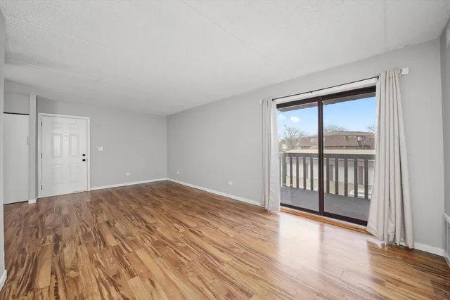 $167,400 | 1500 Rock Run Drive, Unit 2D, Crest Hill, IL 60403