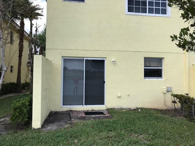 748 Imperial Lake Road West Palm Beach, FL 33413 - Photo 12 of 16 IMG_5412