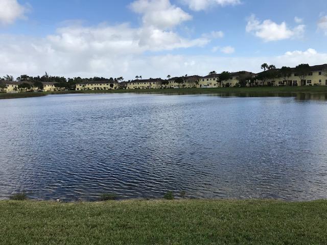 748 Imperial Lake Road West Palm Beach, FL 33413 - Photo 13 of 16 IMG_5413