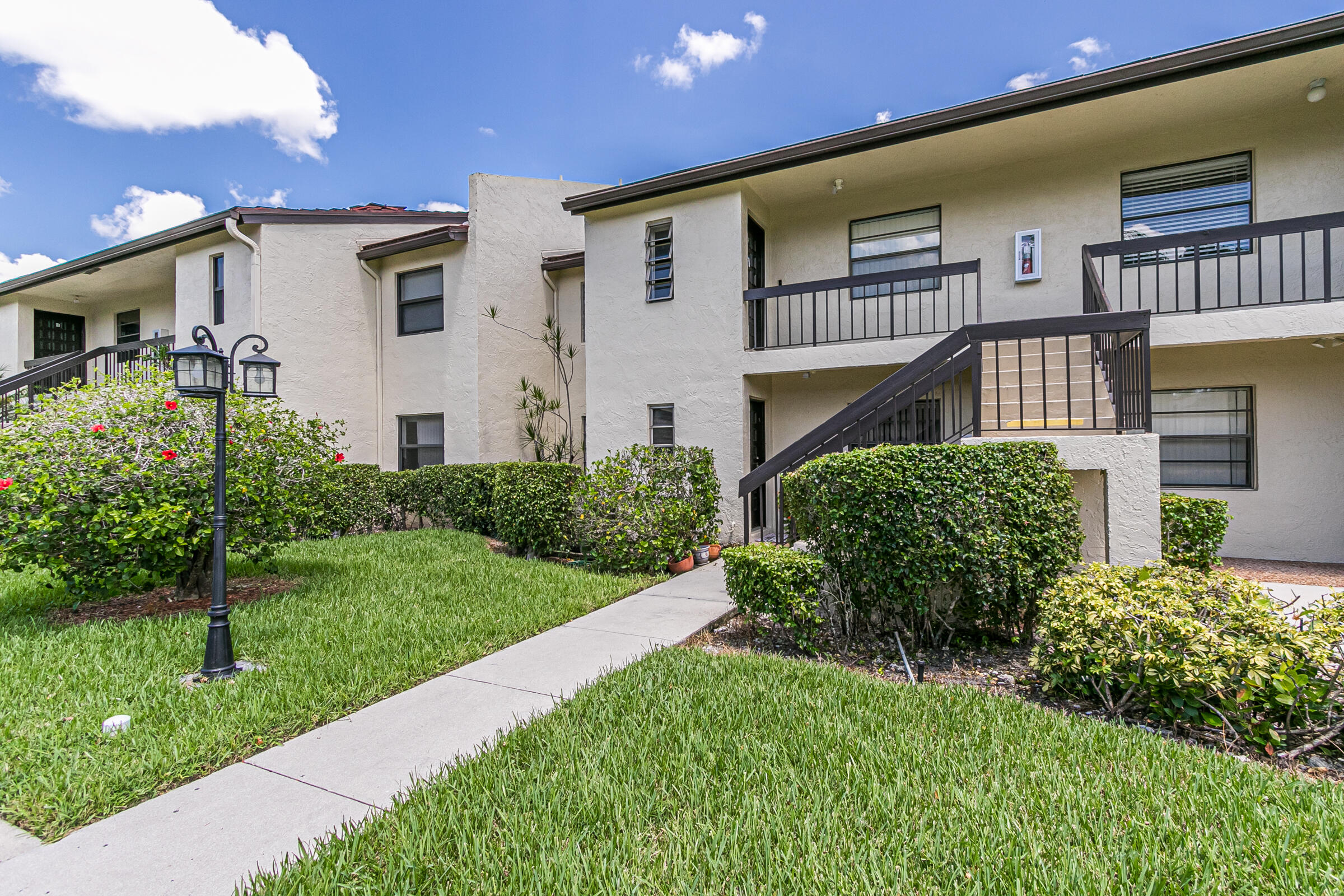 8535 Casa Del Lago, Unit 37E Boca Raton, FL 33433 - Photo 3 of 39 8535-7