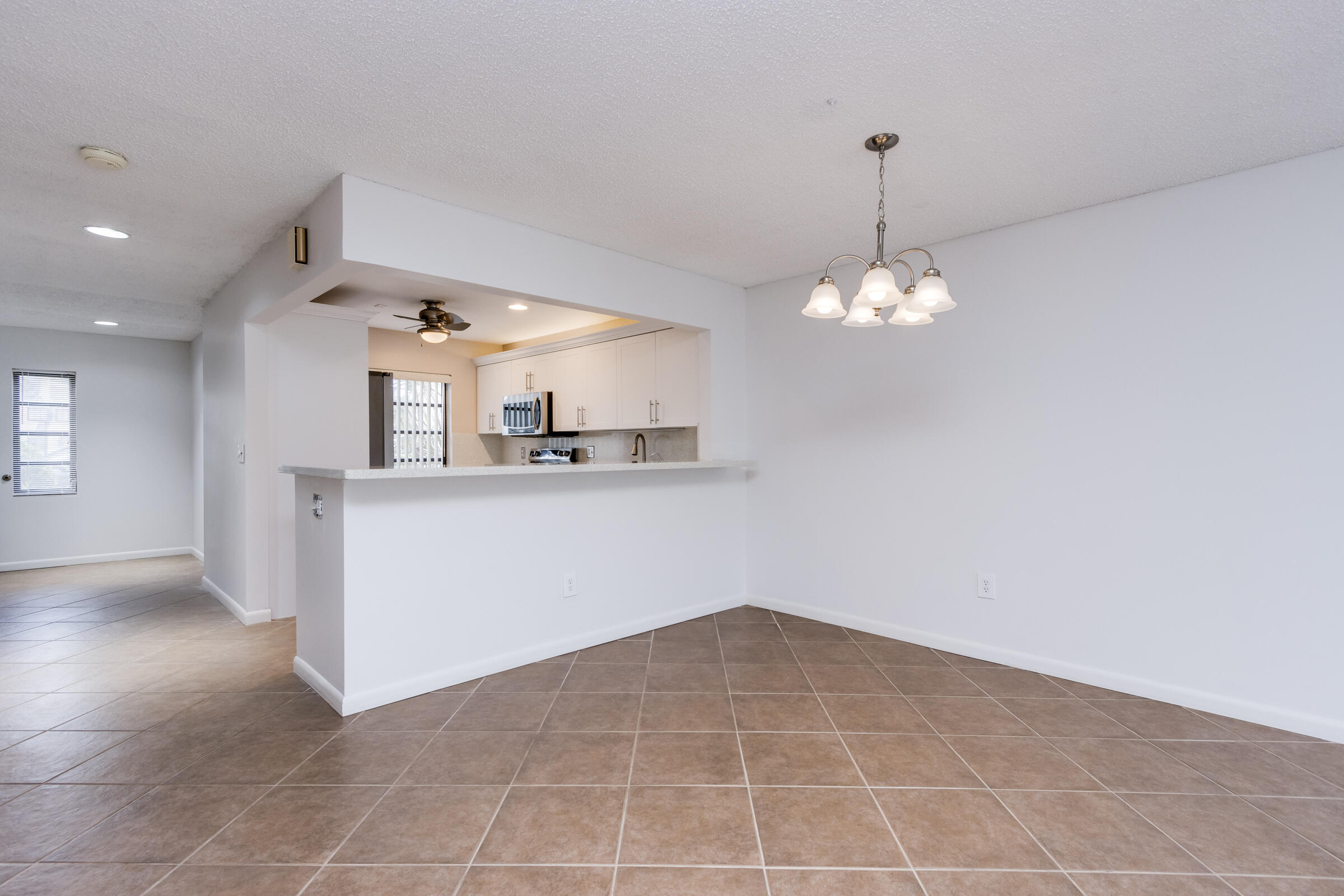 8535 Casa Del Lago, Unit 37E Boca Raton, FL 33433 - Photo 10 of 39 8535C-9