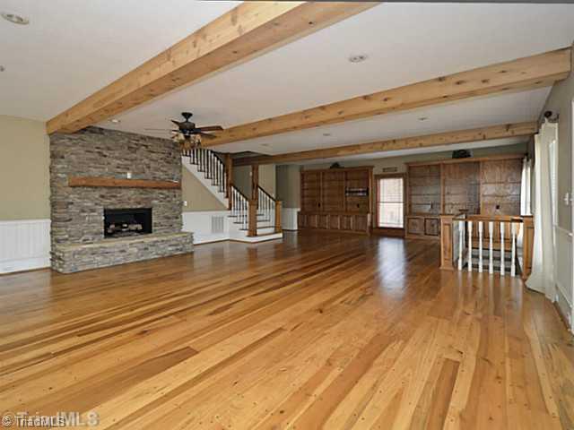 5075 Waller Road Pfafftown, NC 27040 - Photo 2 of 16 Living Room.