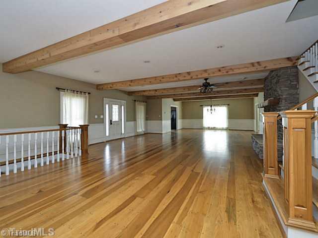5075 Waller Road Pfafftown, NC 27040 - Photo 4 of 16 Living Room.