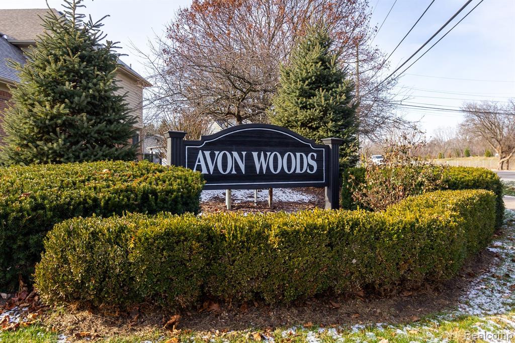 1582 Nadine Rochester Hills, MI 48307 - Photo 3 of 58