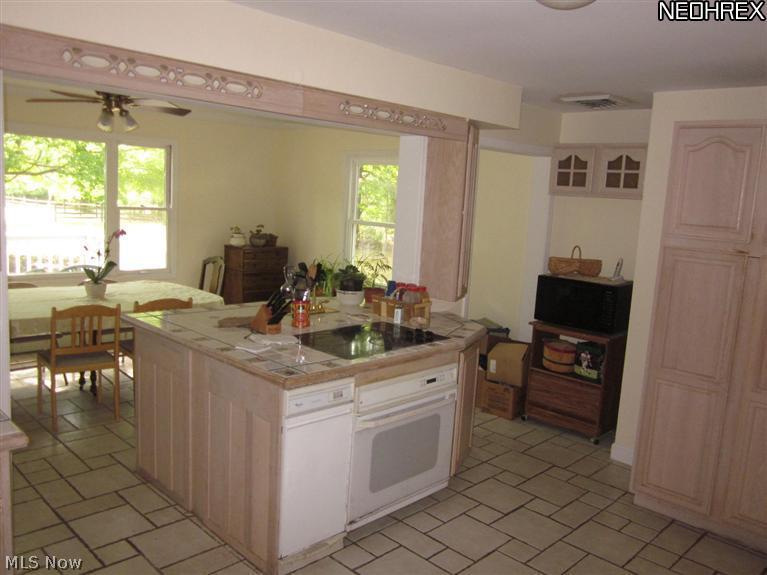 2591 River Road Willoughby, OH 44094 - Photo 6 of 14 Gallery Image 6