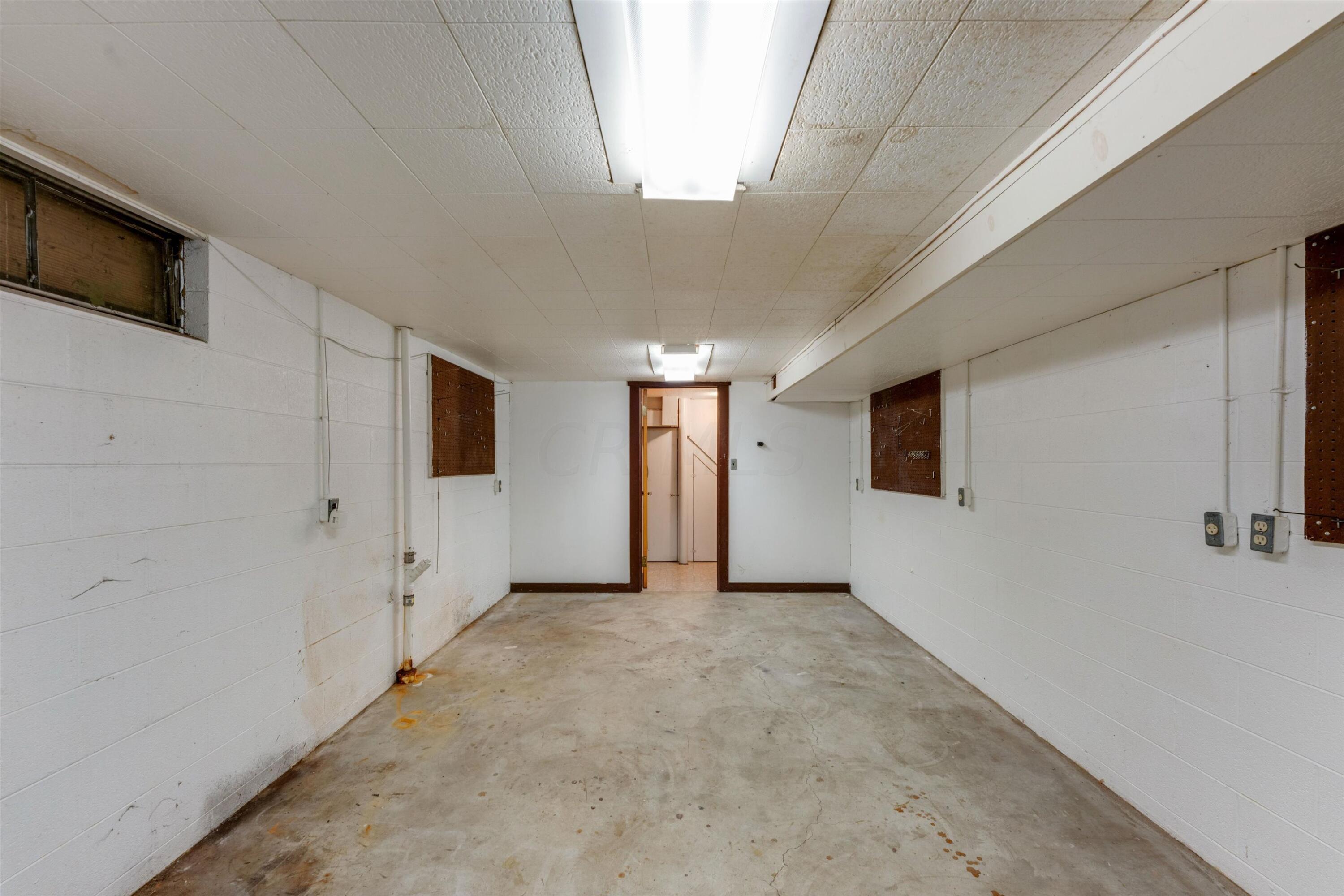 652 Bernhard Road Columbus, OH 43213 - Photo 43 of 53 50-dsc03184-dsc03186