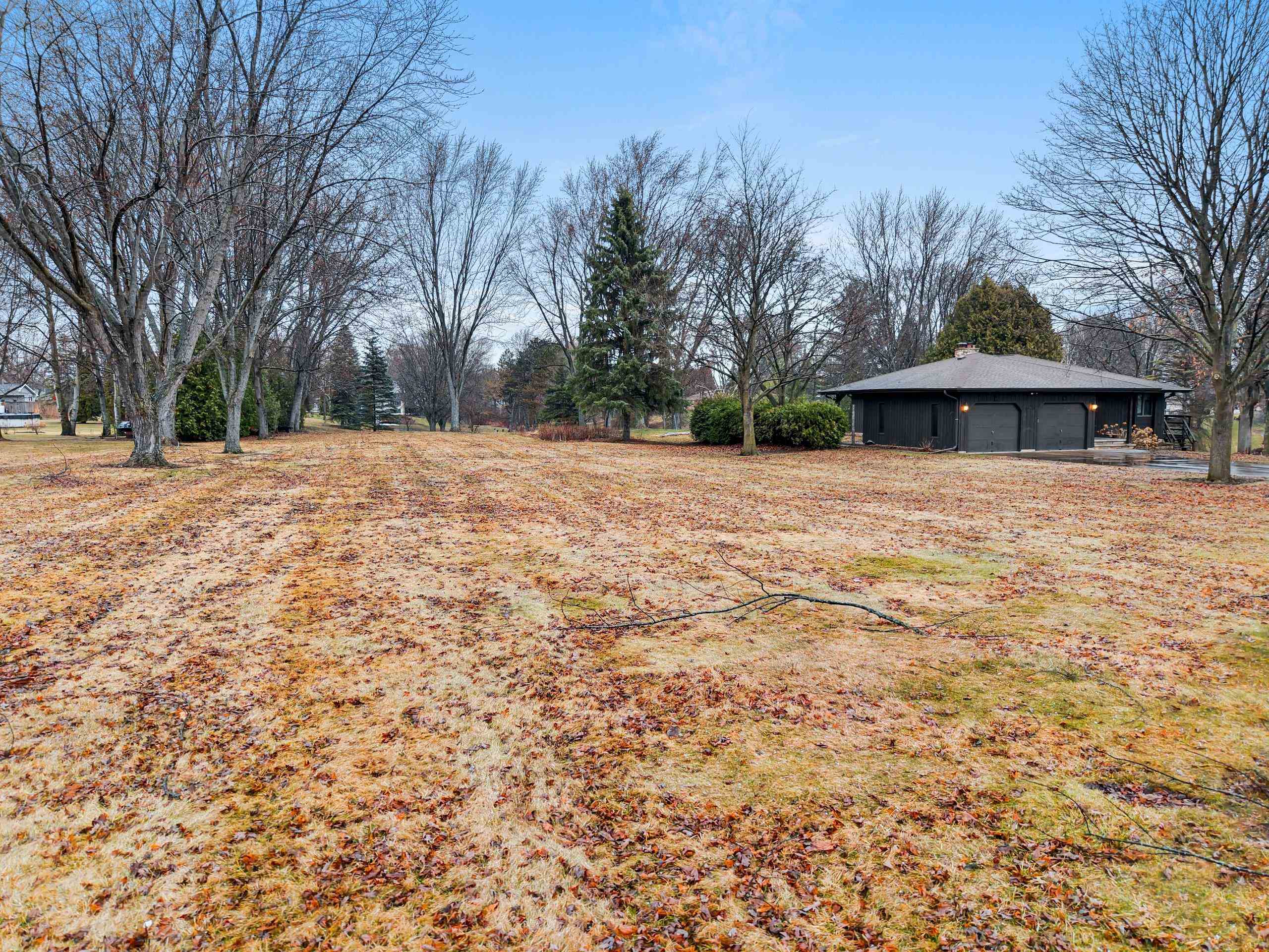 Otte Court Appleton, WI 54915 - Photo 2 of 11