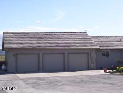 12216 West Barrett Road Yakima, WA 98908 - Photo 15 of 21 a front view of a house