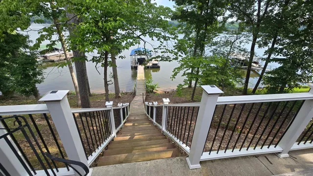 $850,000 | 150 Beaverdam Cabin Road, Camden, TN 38320