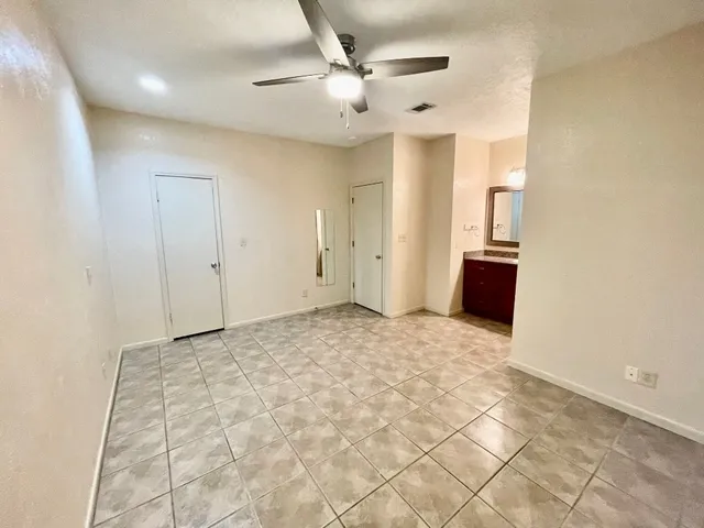 $1,225 | 421 West San Antonio Street, Unit J1, San Marcos, TX 78666