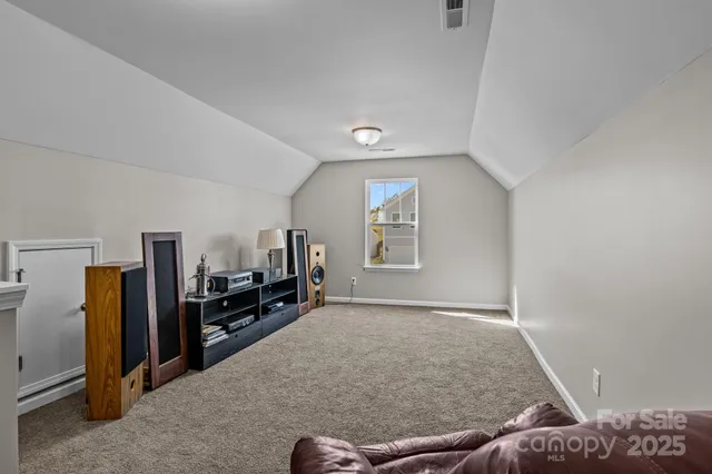 a view of livingroom with furniture