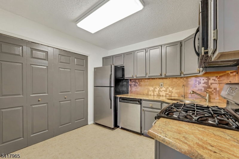 1192 Richmond Road, Unit 1192 Mahwah, NJ 07430 - Photo 6 of 17