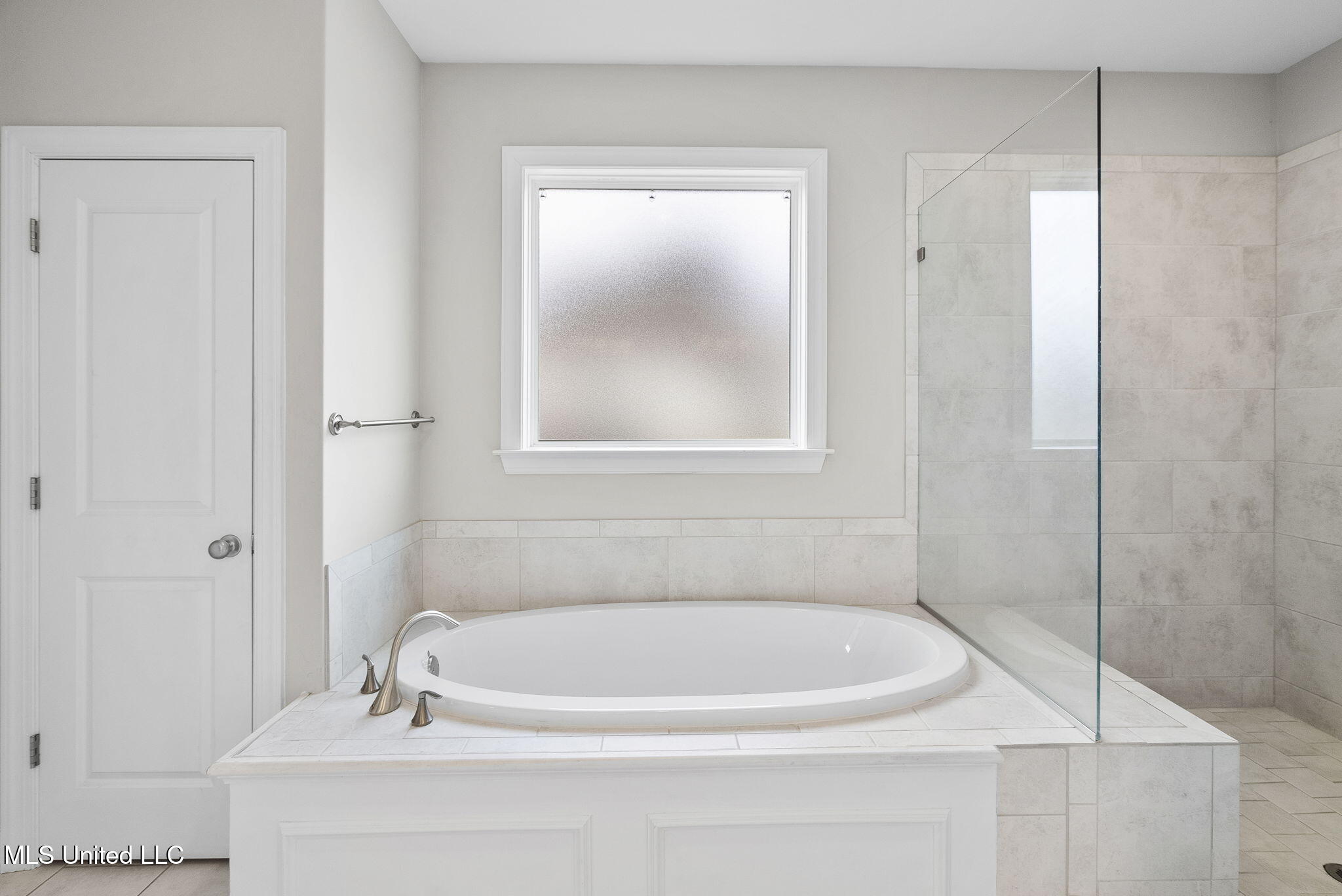 13377 Berkstone Loop Olive Branch, MS 38654 - Photo 25 of 48 25-web-or-mls-13377 Berkstone Loop-24