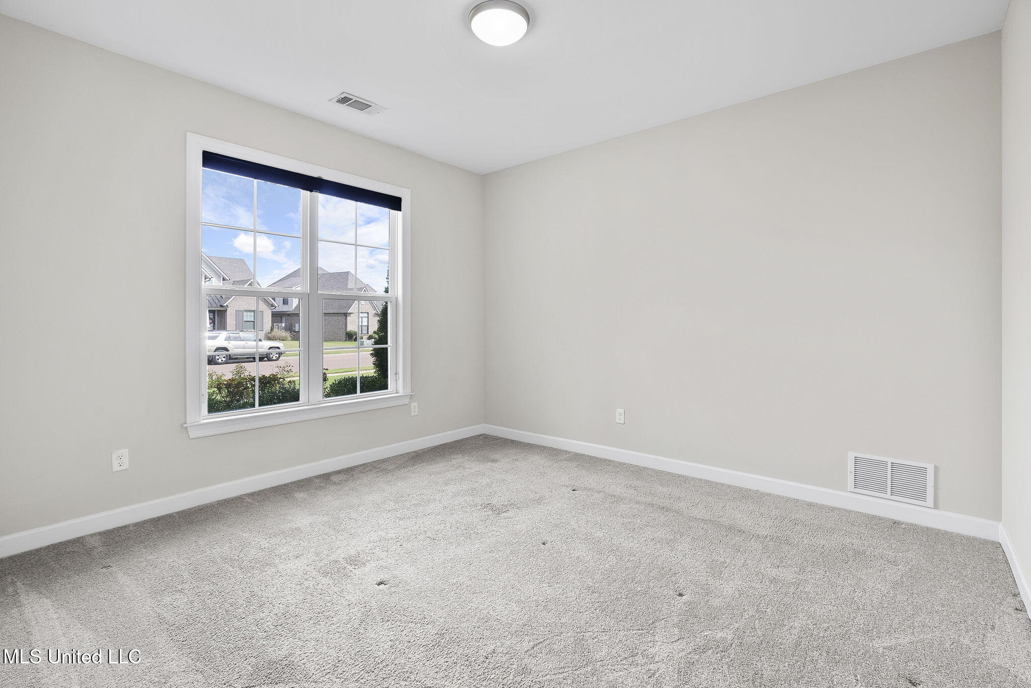 13377 Berkstone Loop Olive Branch, MS 38654 - Photo 27 of 48 27-web-or-mls-13377 Berkstone Loop-26