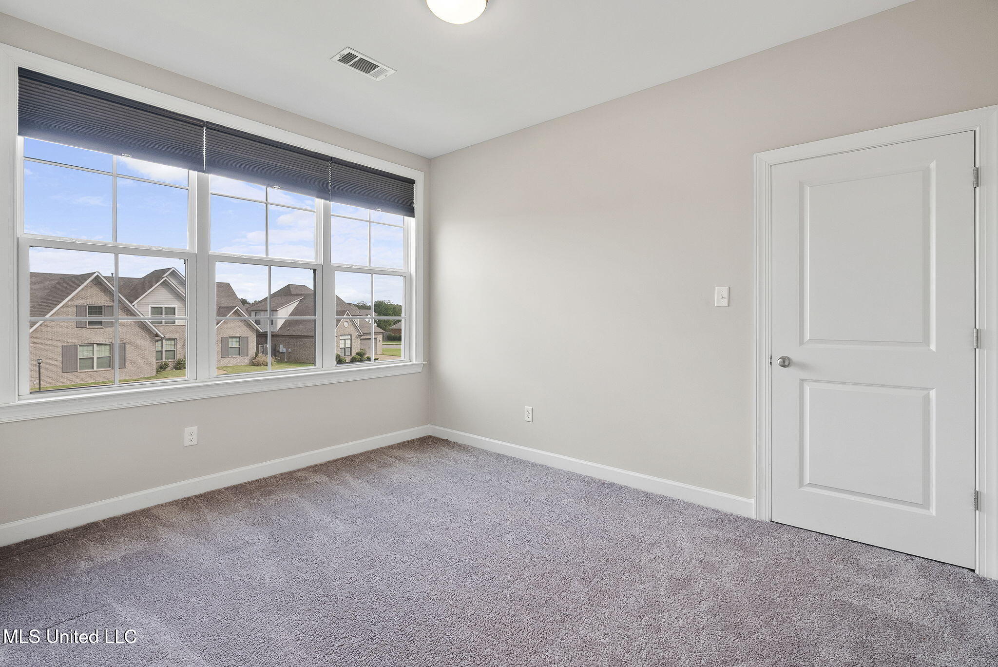 13377 Berkstone Loop Olive Branch, MS 38654 - Photo 32 of 48 32-web-or-mls-13377 Berkstone Loop-31