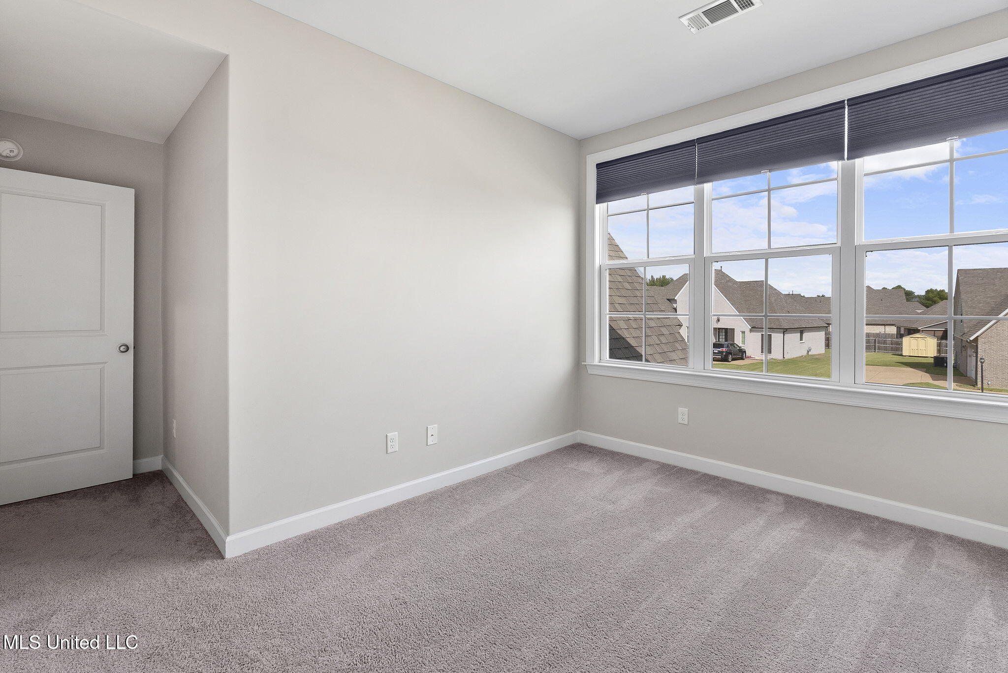 13377 Berkstone Loop Olive Branch, MS 38654 - Photo 33 of 48 33-web-or-mls-13377 Berkstone Loop-32