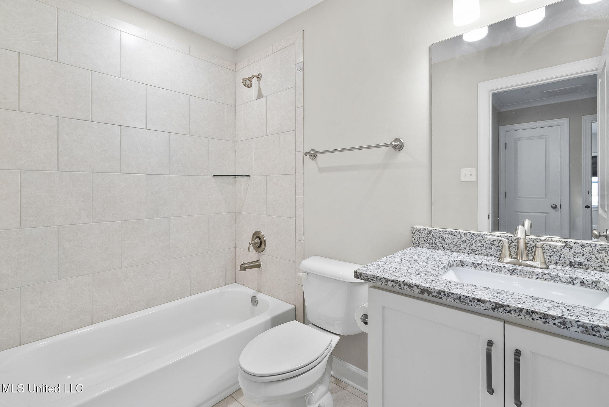 13377 Berkstone Loop Olive Branch, MS 38654 - Photo 37 of 48 37-web-or-mls-13377 Berkstone Loop-36