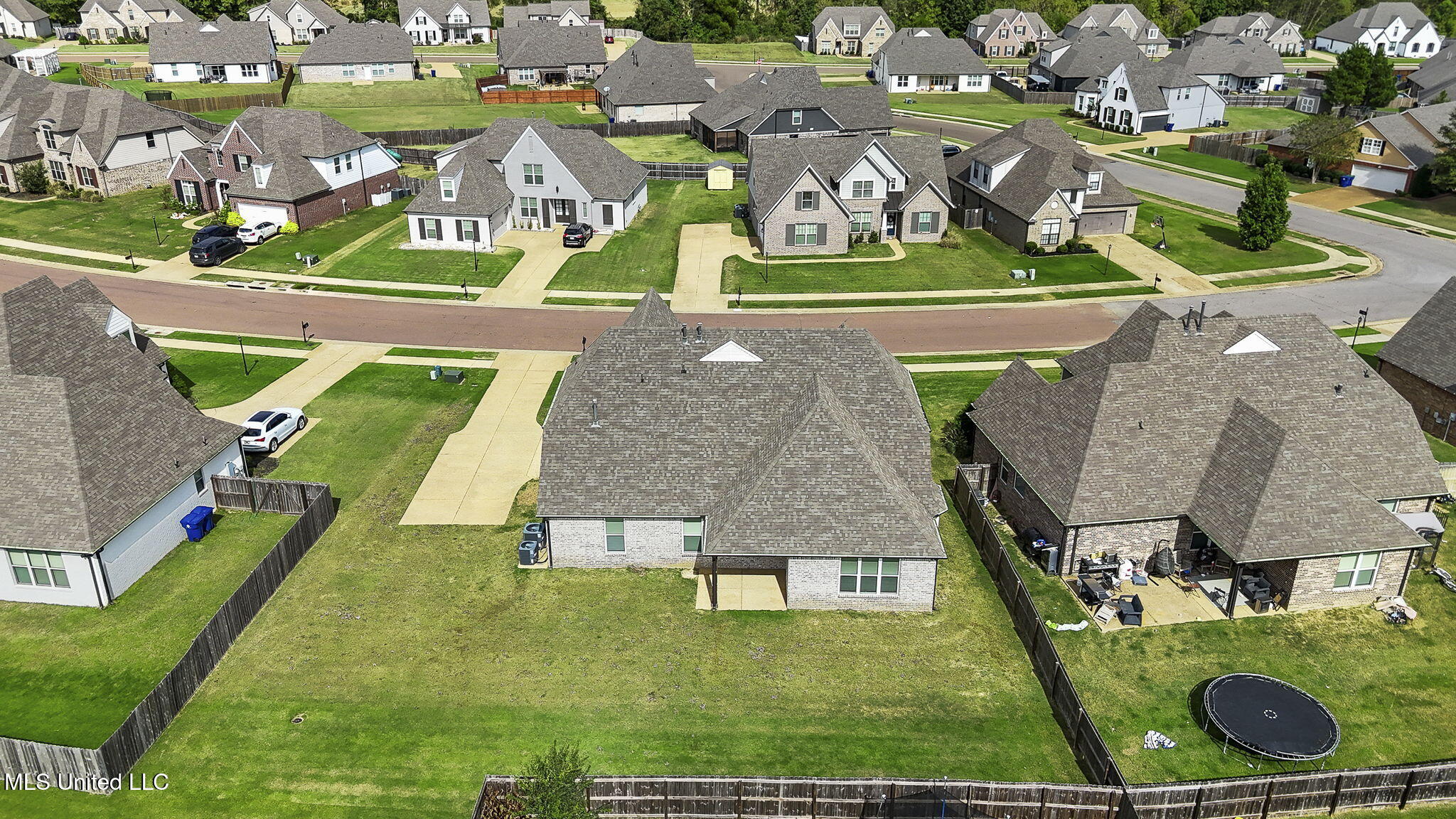 13377 Berkstone Loop Olive Branch, MS 38654 - Photo 45 of 48 45-web-or-mls-13377 Berkstone Loop-44