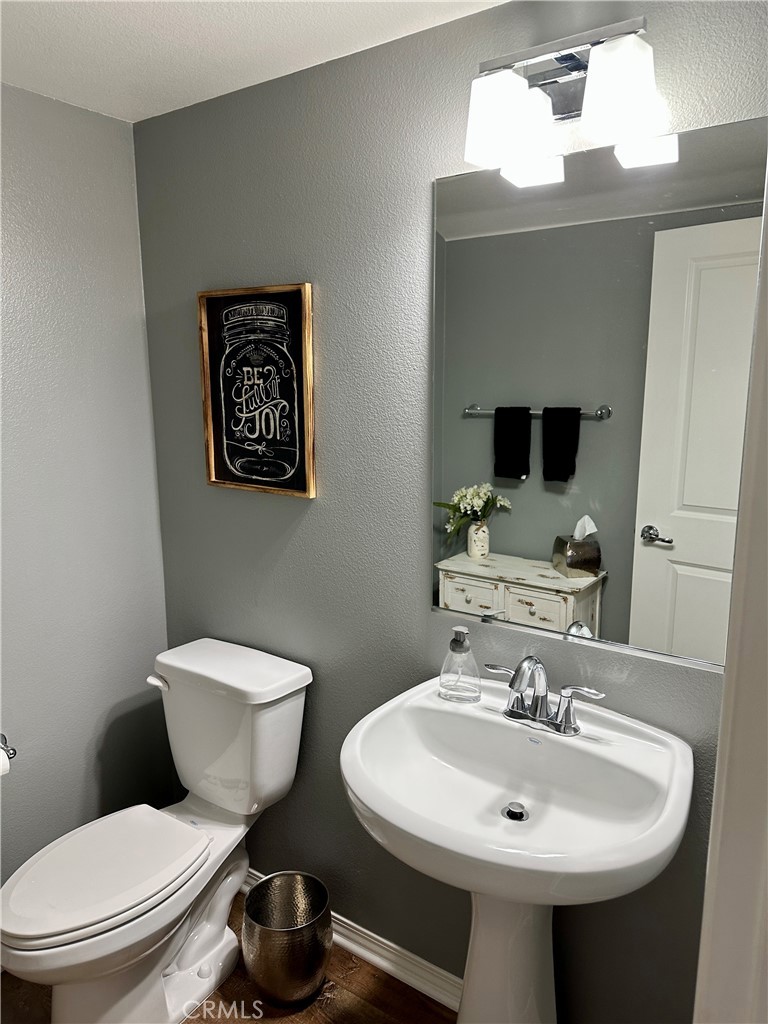 2313 Navigation Placentia, CA 92870 - Photo 8 of 35