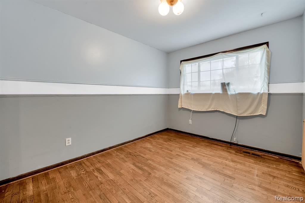 25618 Palomino Avenue Warren, MI 48089 - Photo 11 of 17