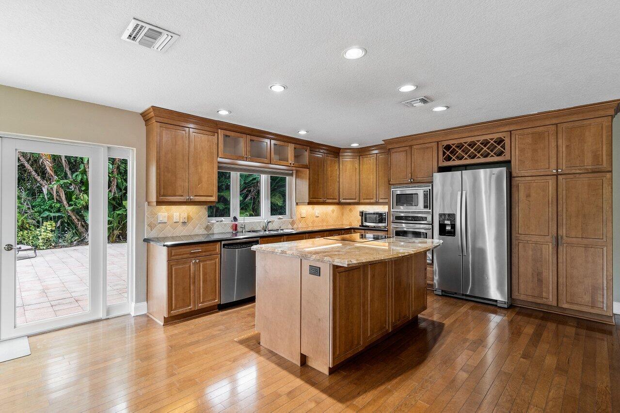 2799 Northwest 28th Street Boca Raton, FL 33434 - Photo 11 of 44 Kitchen
