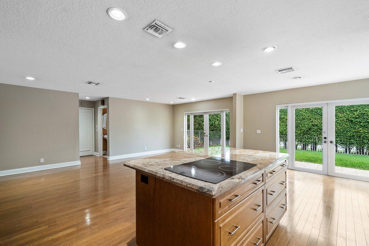 2799 Northwest 28th Street Boca Raton, FL 33434 - Photo 12 of 44 Kitchen