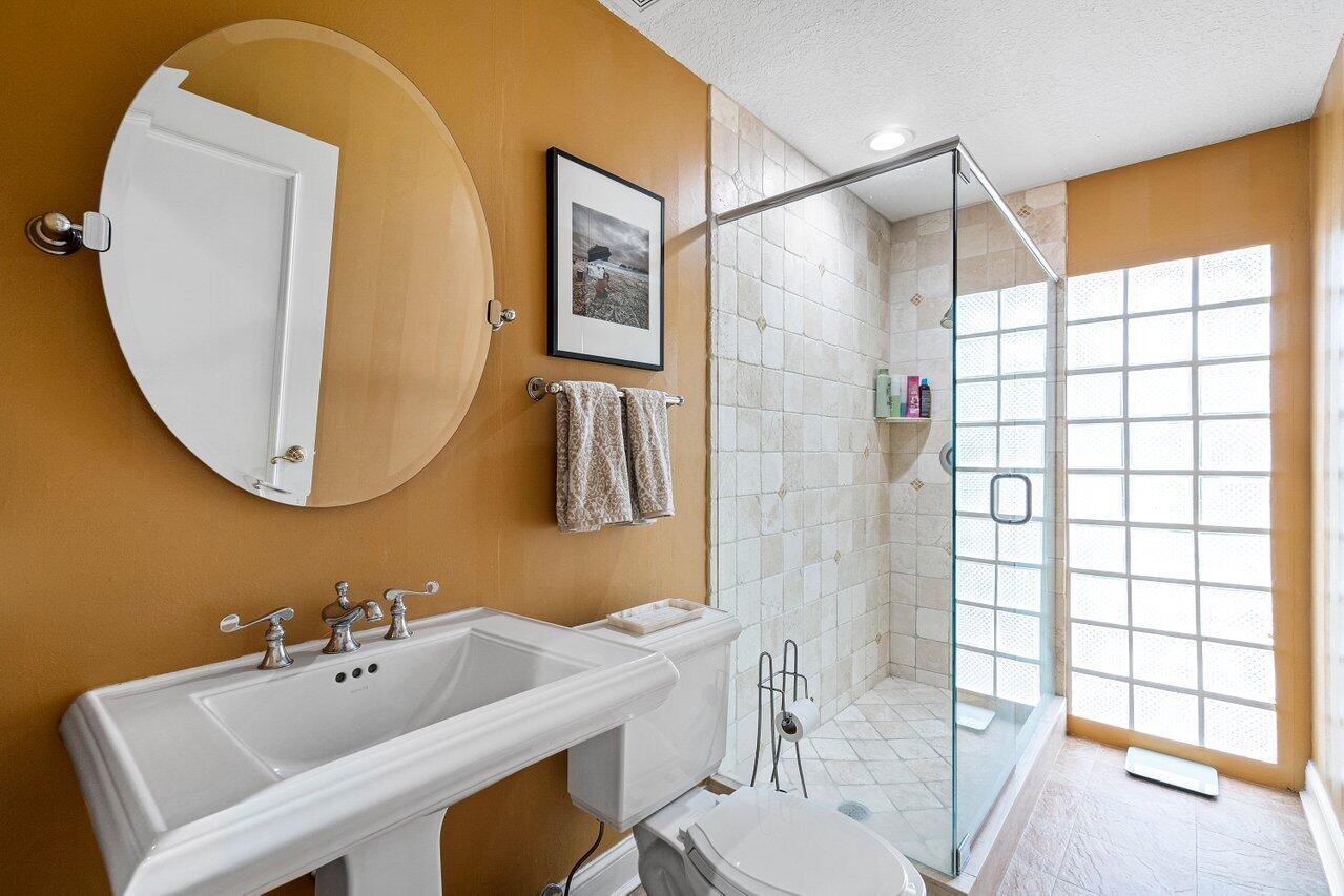 2799 Northwest 28th Street Boca Raton, FL 33434 - Photo 17 of 44 Bathroom