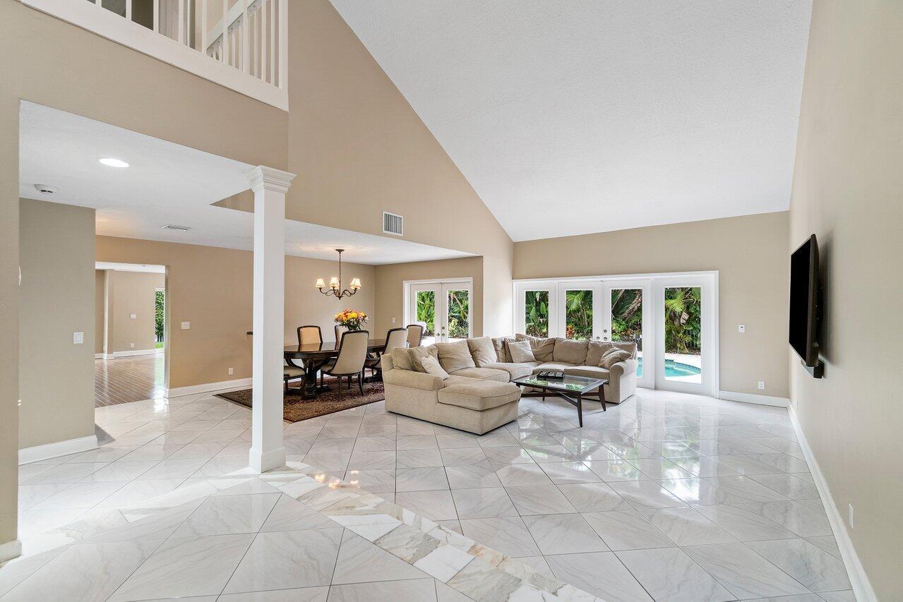 2799 Northwest 28th Street Boca Raton, FL 33434 - Photo 6 of 44 Living room