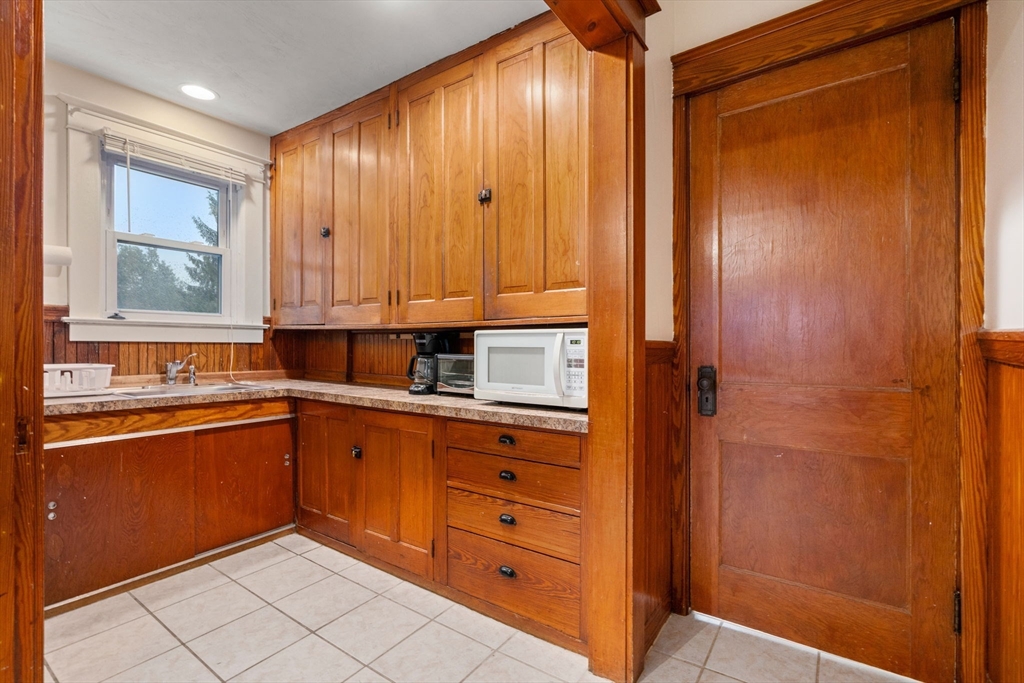 2 Calumet Avenue Worcester, MA 01606 - Photo 23 of 31 Gallery Image 23