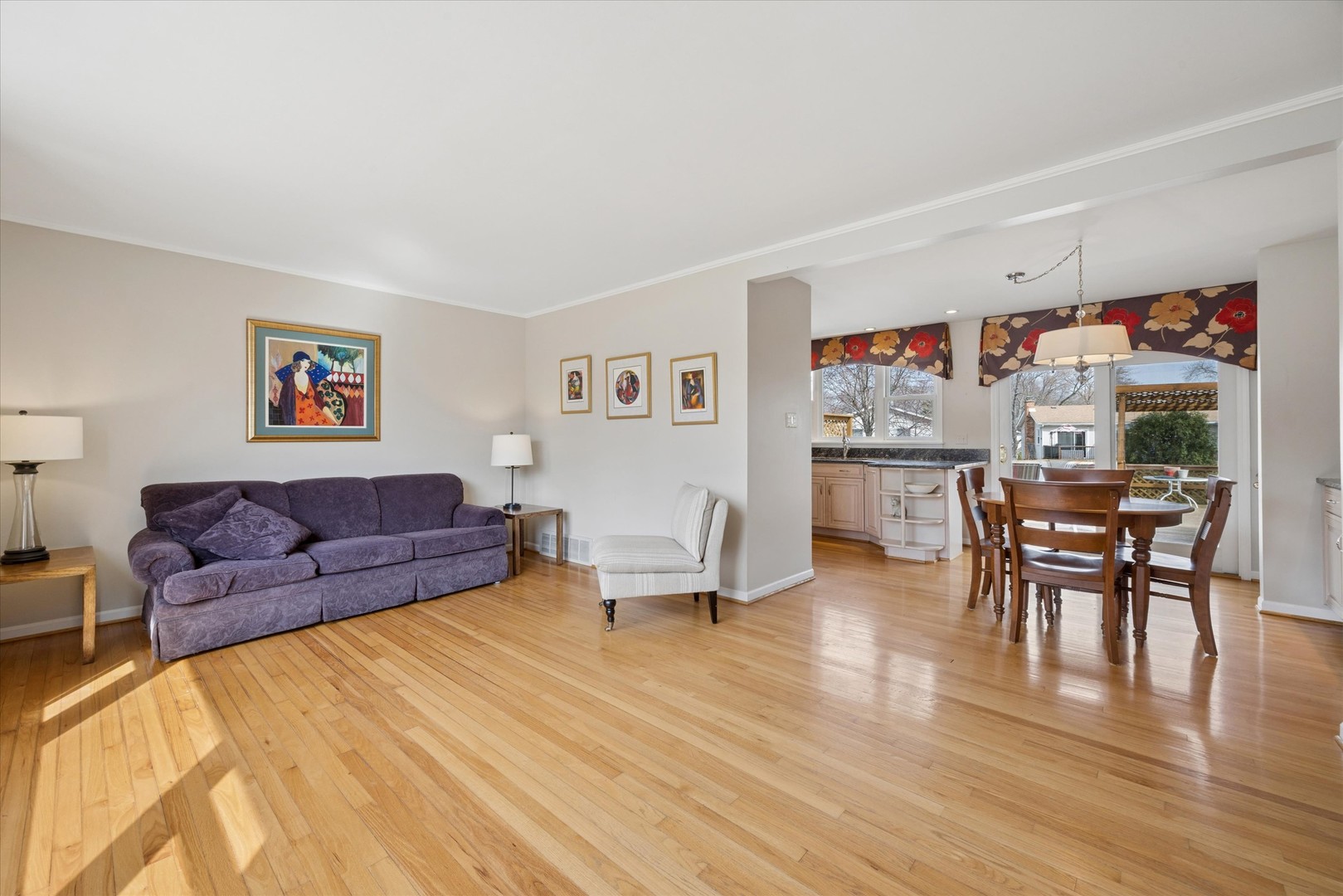 710 Maple Lane Darien, IL 60561 - Photo 3 of 35