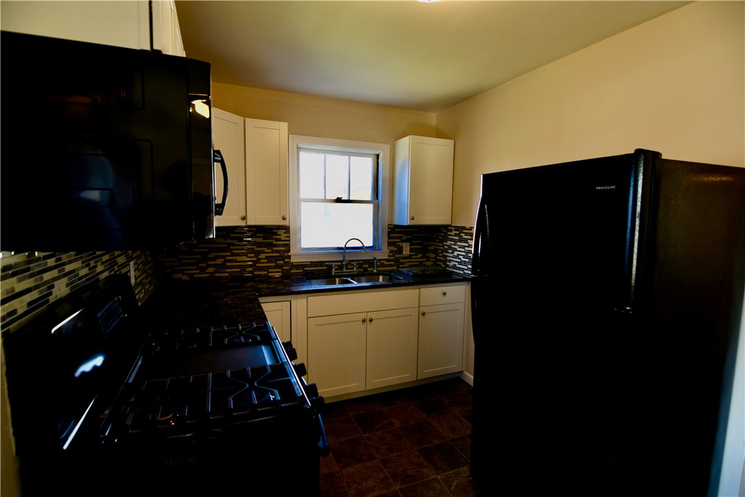 960 Diamond Hill Road Woonsocket, RI 02895 - Photo 5 of 17