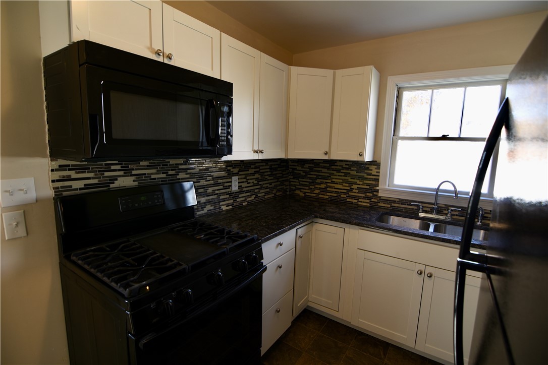 960 Diamond Hill Road Woonsocket, RI 02895 - Photo 6 of 17