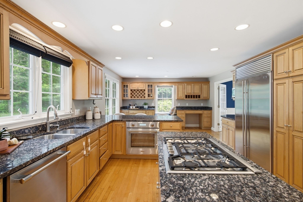 2 Stonecleave Road North Reading, MA 01864 - Photo 8 of 42