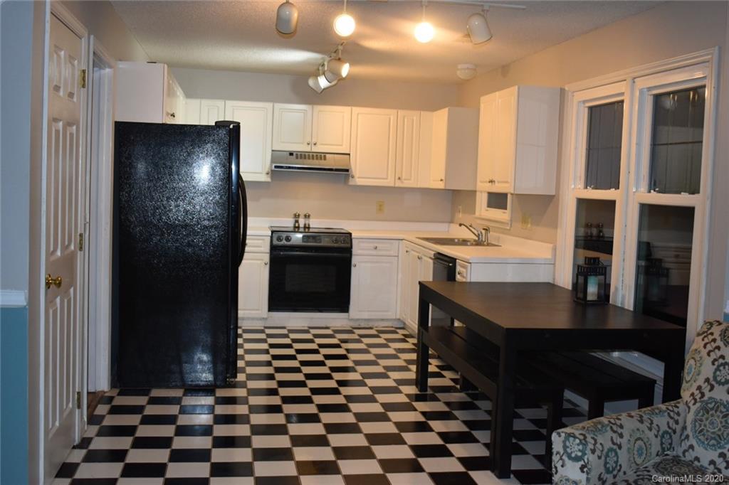 9082 Tulagi Court Tega Cay, SC 29708 - Photo 8 of 29 Gallery Image 8