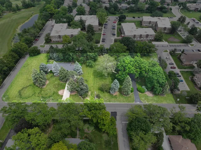 $1,750,000 | 305 South Lambert Road, Glen Ellyn, IL 60137