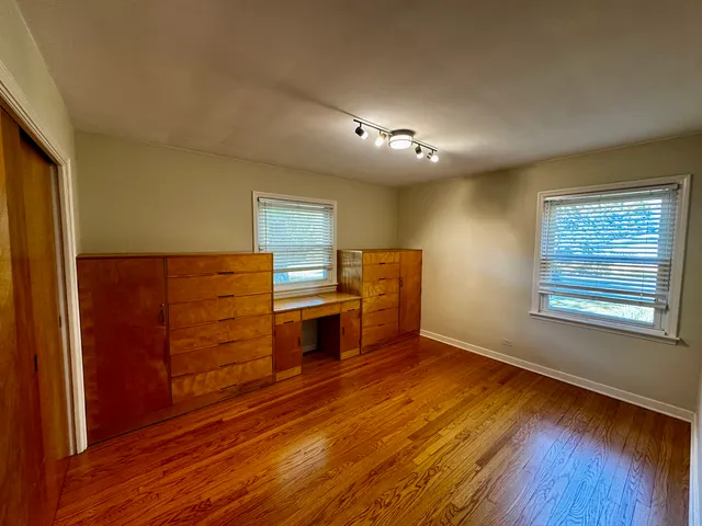 $1,750,000 | 305 South Lambert Road, Glen Ellyn, IL 60137