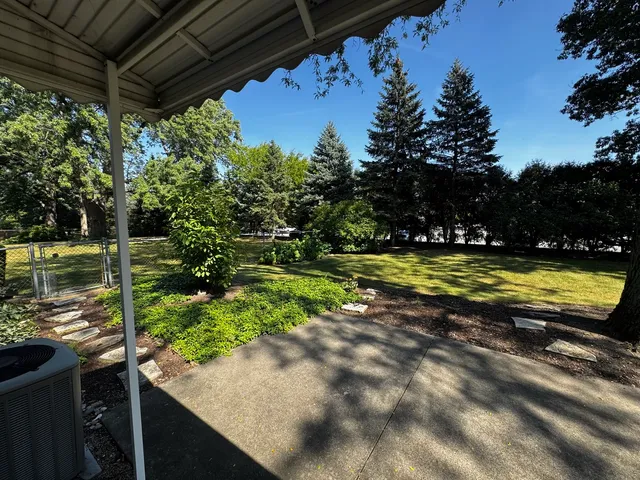 $1,750,000 | 305 South Lambert Road, Glen Ellyn, IL 60137